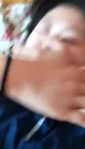 小姨子害羞还不让拍