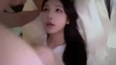 第一视角露脸！爆操女神全程淫叫不停直呼不行了受不了了