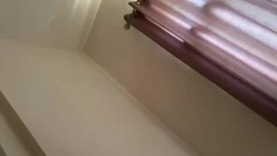 少妇卖力的趴在我胯间吸舔我的鸡巴西乡少妇可以交换