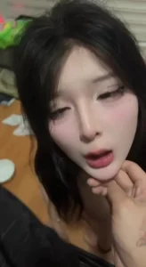 露脸调教骚母狗被操的手举耶表情阿黑颜