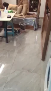 老婆被两个单男前后夹击