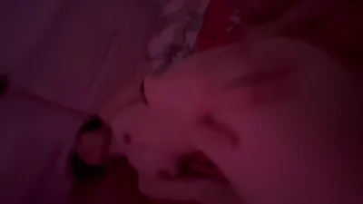 176瑜伽馆人妻老板娘卧室让她自己玩骚穴